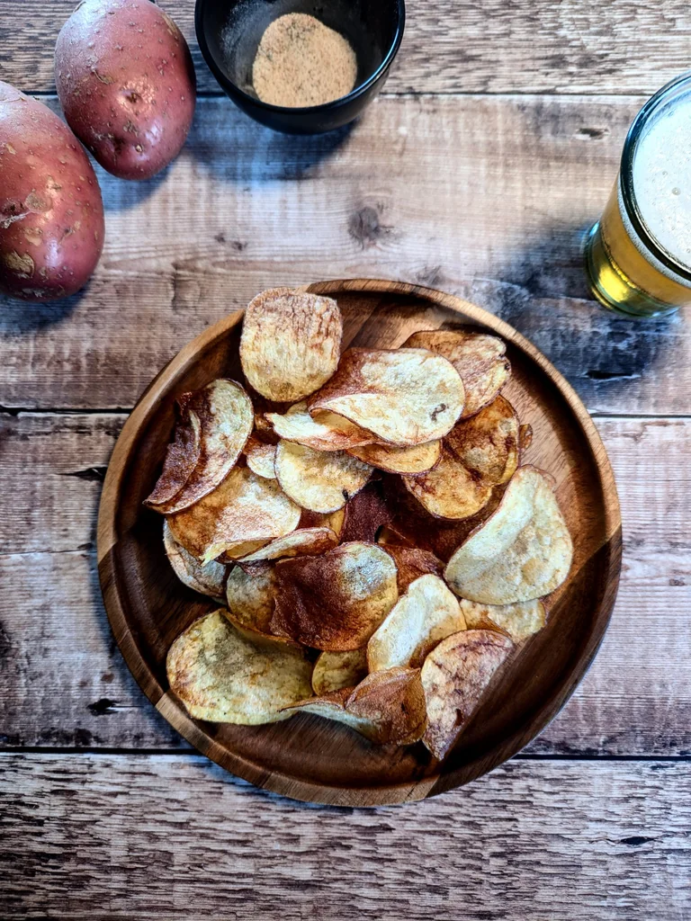 Homemade Crisps with Salt, Black Pepper & Paprika recipe image