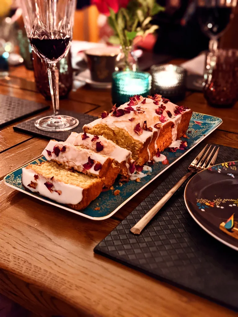 Spiced Honey and Buttermilk Loaf Cake recipe image